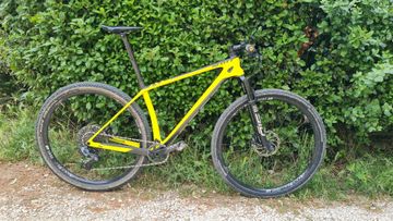 Brugt Scott Scale RC 900 World Cup AXS 2021 2021 Mountainbike — billede 1 af 3
