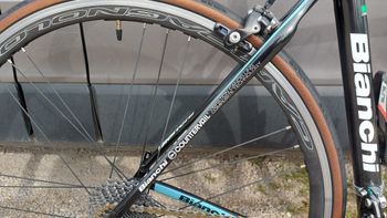 Brugt Bianchi Infinito CV Chorus 2016 2016 Road & Gravel — billede 7 af 8