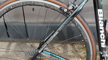 Used Bianchi Infinito CV Chorus 2016 2016 Road & Gravel, Black — image 7 of 8