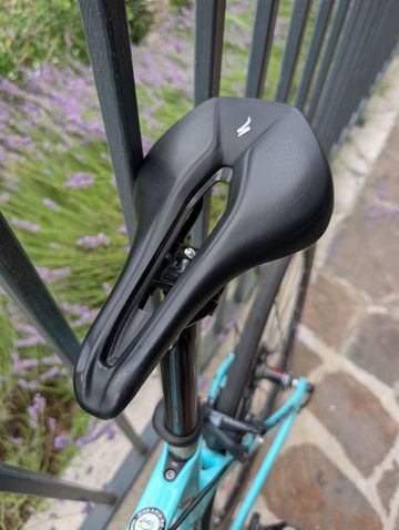 Used Bianchi Aria Ultegra 2018 2018 Road & Gravel, Blue — image 1 of 8