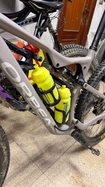 Orbea OIZ H30 2022 2022 Mountainbike usato, Grigio chiaro — immagine 2 di 4