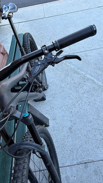 Used Specialized Stumpjumper Expert 2022 2022 Mountainbike, Black, 29 — image 19 of 19