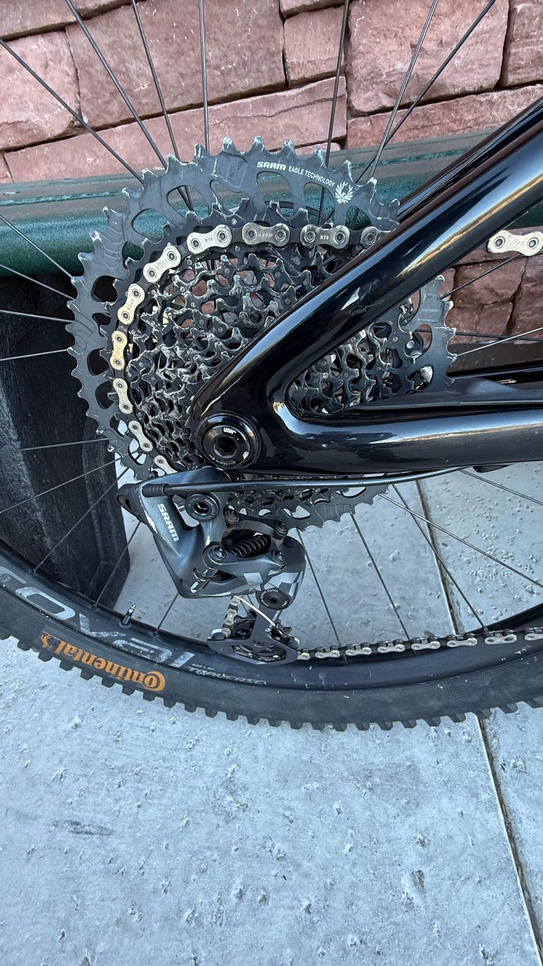 Used Specialized Stumpjumper Expert 2022 2022 Mountainbike, Black, 29 — image 8 of 19
