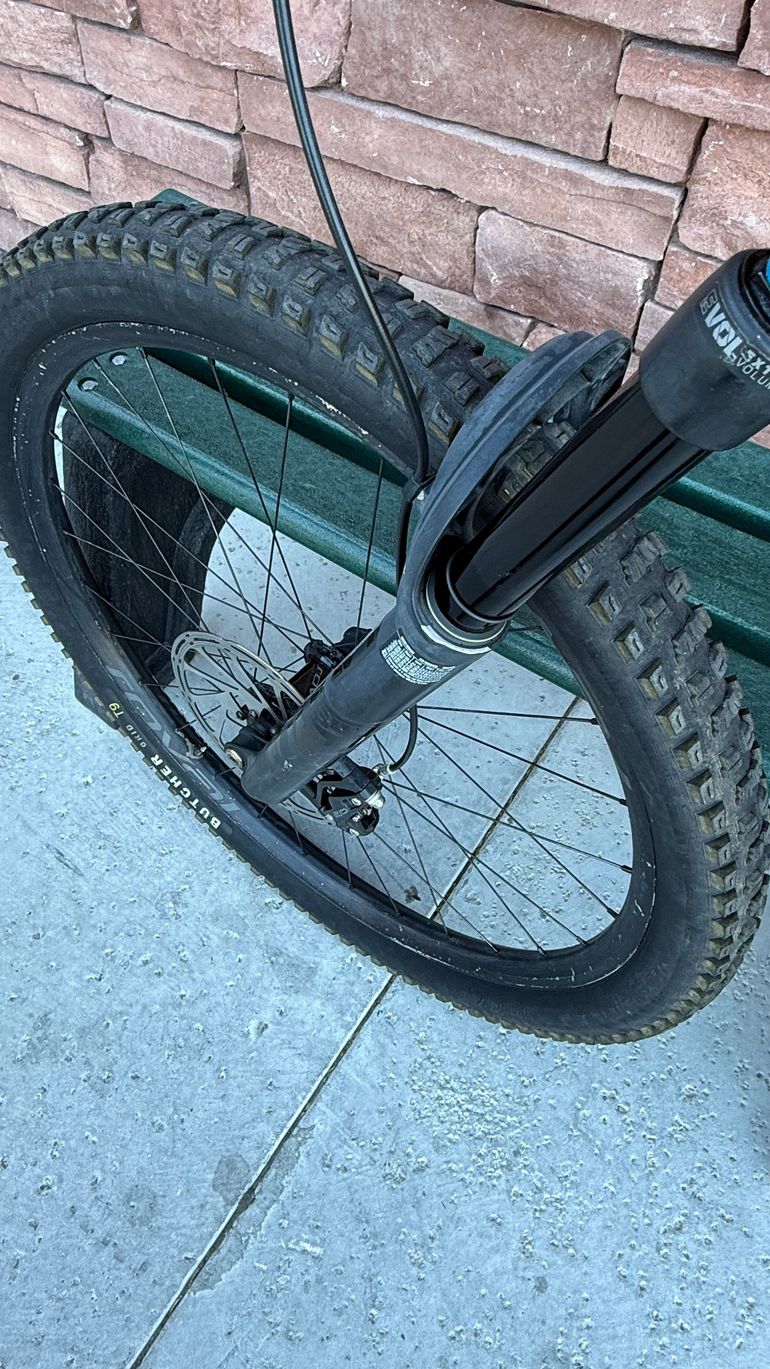 Used Specialized Stumpjumper Expert 2022 2022 Mountainbike, Black, 29 — image 17 of 19