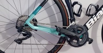 Bianchi Oltre Shimano Ultegra 2022 Road & Gravel usato, Blu — immagine 3 di 11