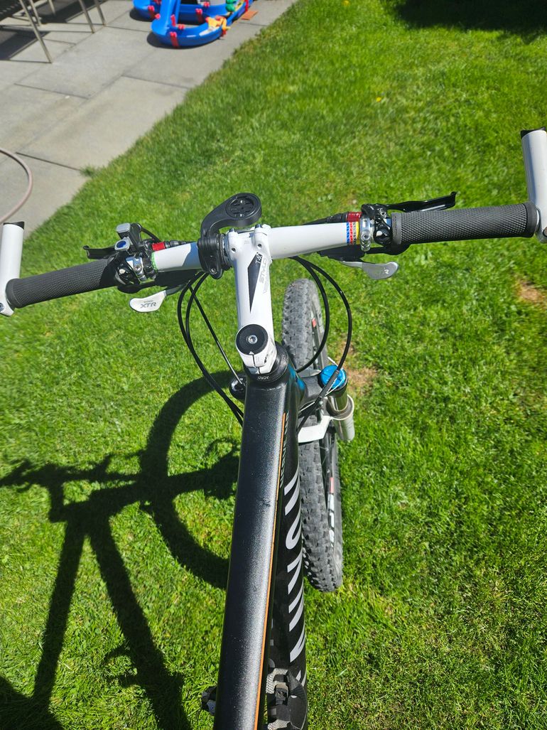 Gebrauchtes Canyon Nerve MR 8.0 2011 Mountainbike, Schwarz — Bild 13 von 18