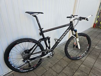 Gebrauchtes Canyon Nerve MR 8.0 2011 Mountainbike, Schwarz — Bild 2 von 18