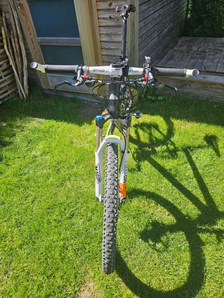 Gebrauchtes Canyon Nerve MR 8.0 2011 Mountainbike, Schwarz — Bild 18 von 18
