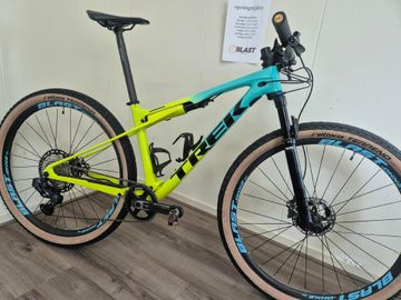 Gebrauchtes Trek Supercaliber 9.8 XTR/XX1axs / Rotor 2inpower 2021 MTB