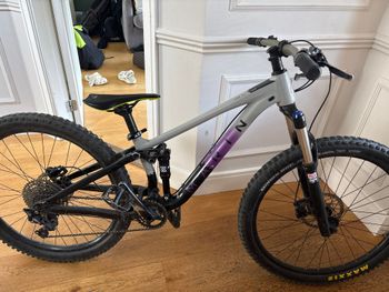 Gebrauchtes Marin Hawk Hill 1 2020 2020 Mountainbike, Hellgrau, 27, 5 (650B) — Bild 1 von 7