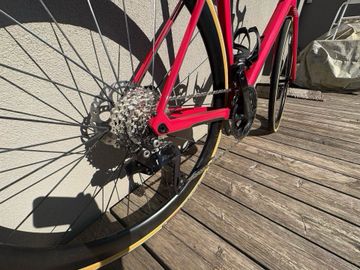 Brugt BMC Roadmachine Shimano 105 Di2 2022 Road & Gravel — billede 3 af 7