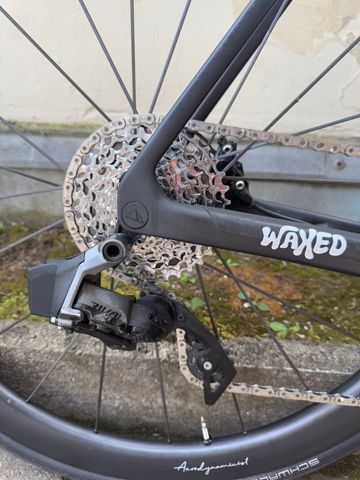 Używany Canyon Endurace SRAM Rival eTap AXS 2023 Road & Gravel — zdjęcie 4 z 10