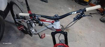 Tweedehands Commencal Meta Am Team 2020 2020 Mountainbike — afbeelding 3 van 5