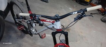 Used Commencal Meta Am Team 2020 2020 Mountainbike, Red — image 3 of 5