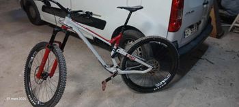Tweedehands Commencal Meta Am Team 2020 2020 Mountainbike — afbeelding 1 van 5