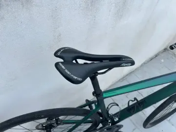 Used Scott Addict 20 2022 2022 Road & Gravel, Green — image 2 of 10