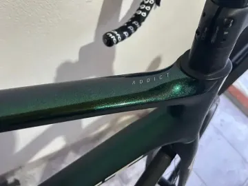 Used Scott Addict 20 2022 2022 Road & Gravel, Green — image 3 of 10