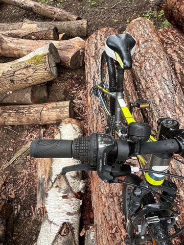 Used Giant XTC Jr 2017 Mountainbike, Green, 20 — image 2 of 5