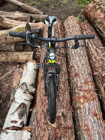Used Giant XTC Jr 2017 Mountainbike, Green, 20 — image 4 of 5