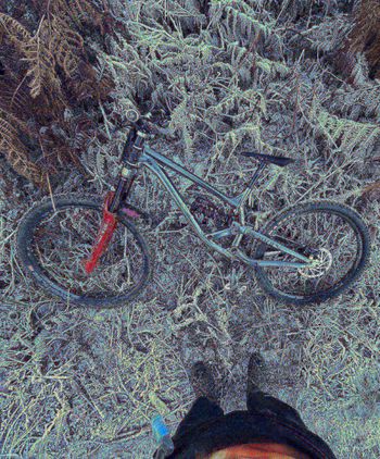 Used Commencal Furious 2020 Mountainbike, Light Gray — image 8 of 8