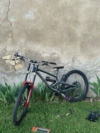 Used Commencal Furious 2020 Mountainbike, Light Gray — image 3 of 8