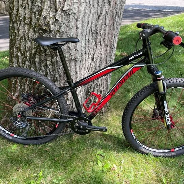 Used Specialized 24" Hotrock 2018 Mountainbike, Black — image 1 of 5