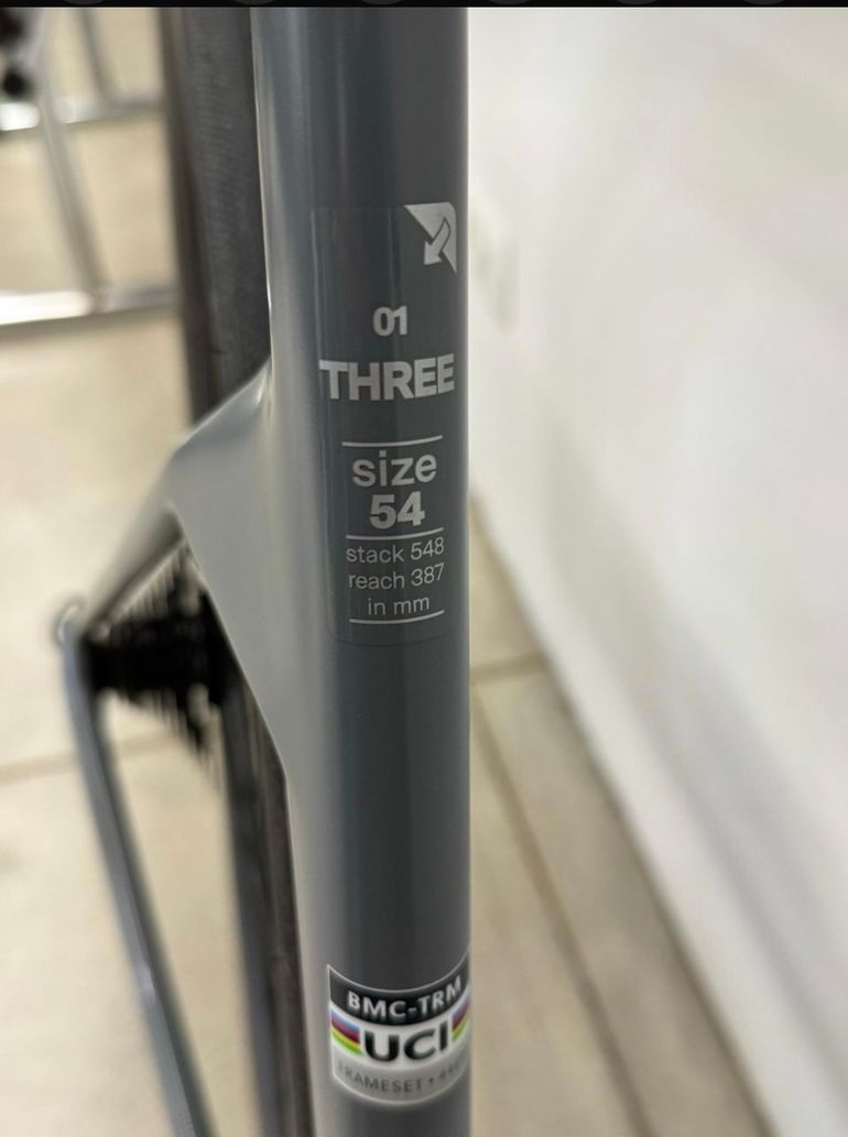 BMC Teammachine R 01 THREE 2024 Frameset 2024 Road & Gravel usato, Nero — immagine 2 di 7