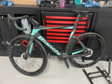 Bianchi Oltre PRO Ultegra Di2 2023 2023 Road & Gravel usato, Nero — immagine 4 di 4