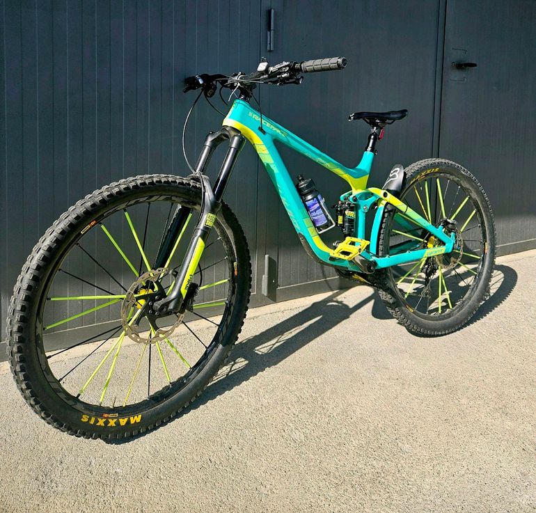 Giant Reign Advanced 27.5 1 2016 2016 Mountainbike usato, Verde — immagine 1 di 11