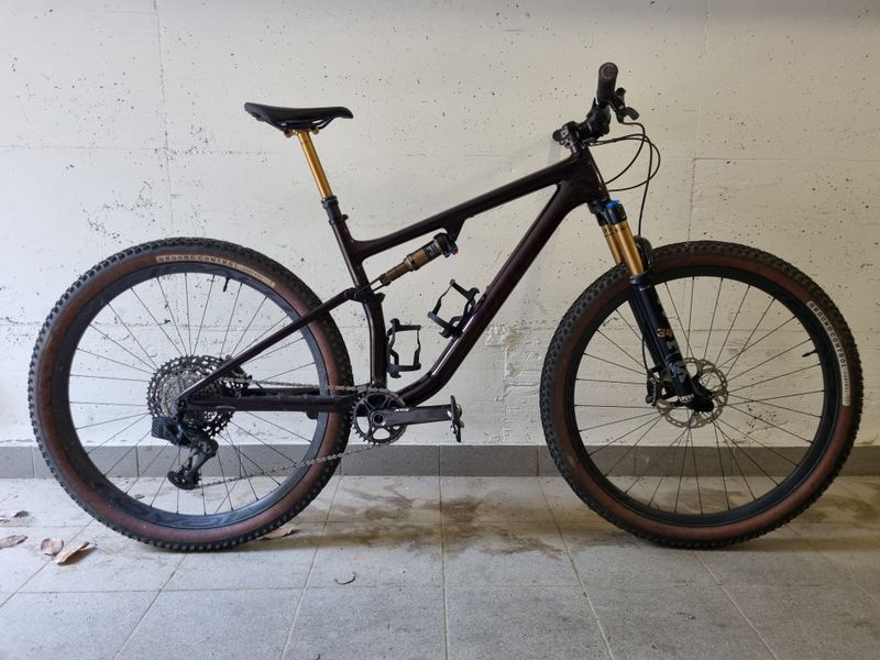 Used Specialized Epic EVO Pro 2022 2022 Mountainbike, Red, 29 — image 2 of 5