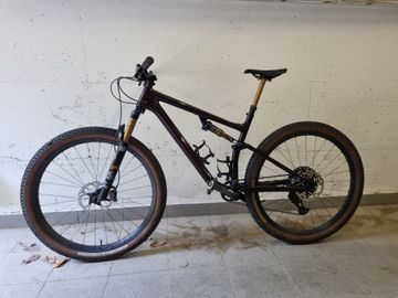 Used Specialized Epic EVO Pro 2022 2022 Mountainbike, Red, 29 — image 3 of 5