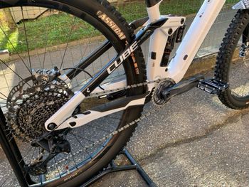 Used CUBE STEREO 150 C:62, RACE 29 2022 2022 Mountainbike, White, 29 — image 3 of 6