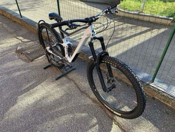 Used CUBE STEREO 150 C:62, RACE 29 2022 2022 Mountainbike, White, 29 — image 6 of 6