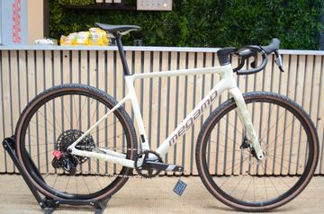 Brugt Megamo Silk SRAM Rival eTap AXS 2025 Road & Gravel