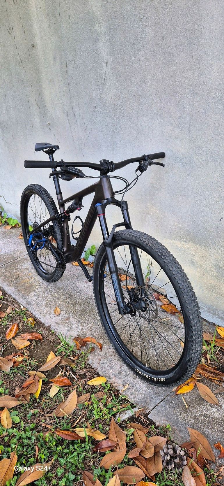 Used Specialized Epic EVO 2022 2022 Mountainbike, Black, 29 — image 4 of 5