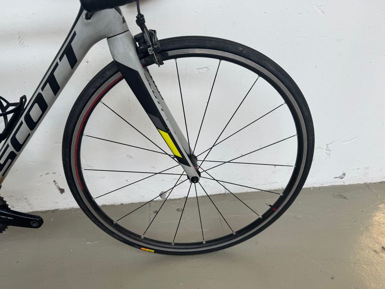 Used Scott Addict 10 2017 2017 Road & Gravel, Light Gray — image 5 of 10