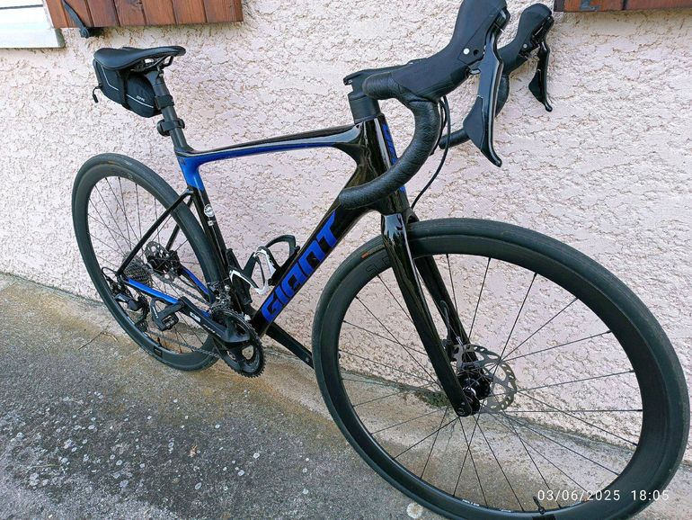 Used Giant Defy Shimano 105 2023 Road & Gravel, Blue — image 1 of 3