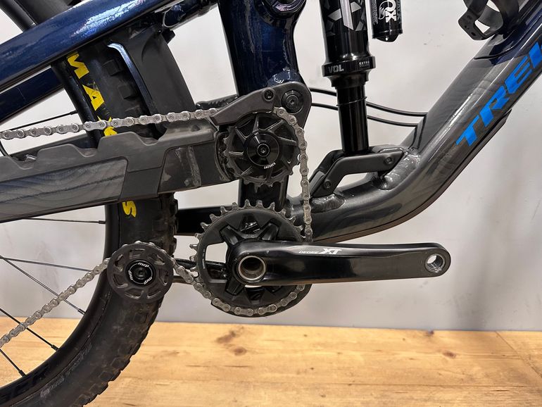 Used Trek Slash 8 Gen 6 2025 2025 Mountainbike, Blue, 27.5, 29 — image 9 of 33