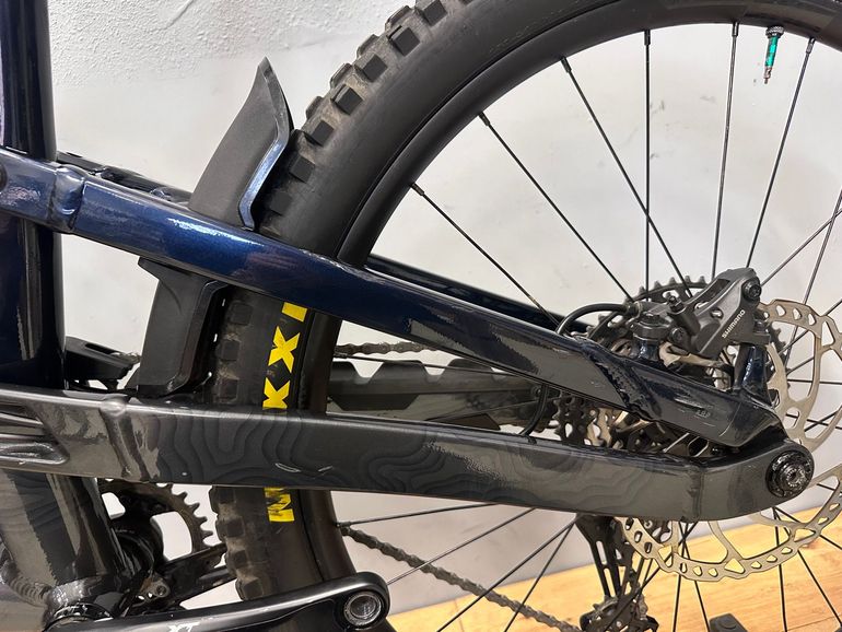 Used Trek Slash 8 Gen 6 2025 2025 Mountainbike, Blue, 27.5, 29 — image 30 of 33