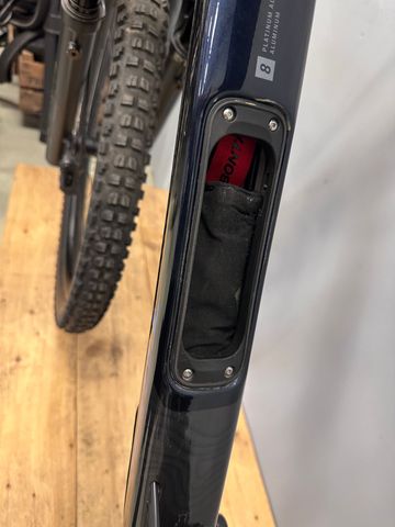 Used Trek Slash 8 Gen 6 2025 2025 Mountainbike, Blue, 27.5, 29 — image 22 of 33