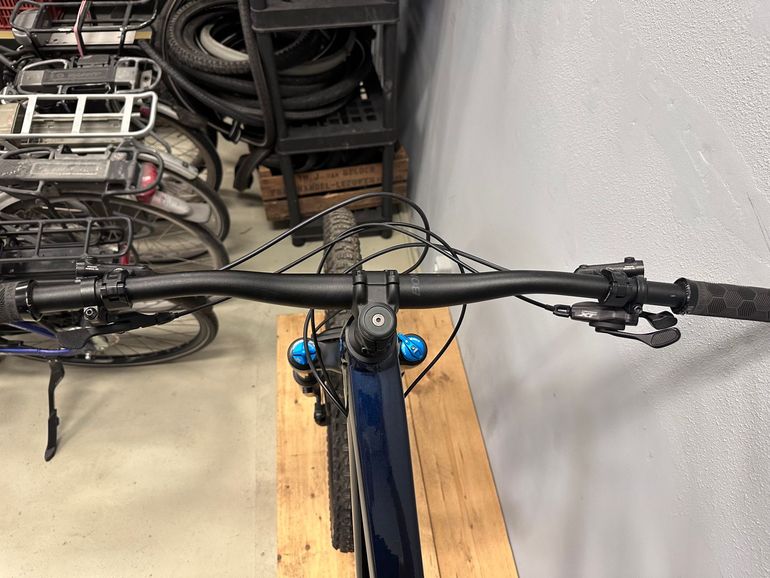 Used Trek Slash 8 Gen 6 2025 2025 Mountainbike, Blue, 27.5, 29 — image 33 of 33
