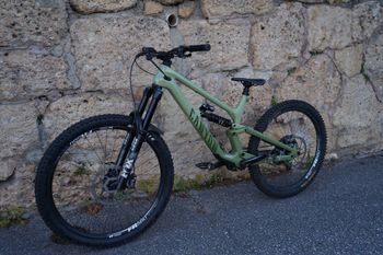 Used Canyon Canyon Torque CF8 2022 2022 Mountainbike, Green — image 3 of 10