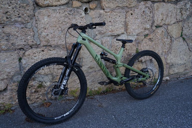 Used Canyon Canyon Torque CF8 2022 2022 Mountainbike, Green — image 3 of 10