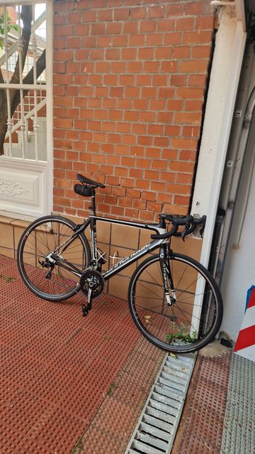 Używany Cannondale Synapse 105 Nuevo 2014 Road & Gravel — zdjęcie 1 z 9