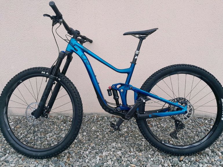 Used Liv Intrigue 2023 Mountainbike, Blue — image 2 of 3