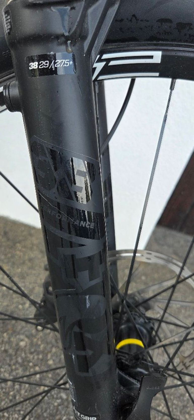 Używany Mondraker CRAFTY R 2024 2024 Mountainbike — zdjęcie 8 z 11