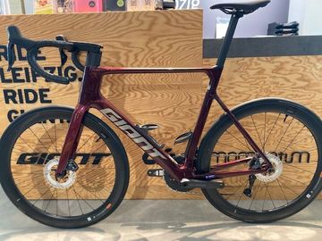 Used Giant Propel Advanced Pro 0 2024 2024 Road & Gravel, Red — image 2 of 7