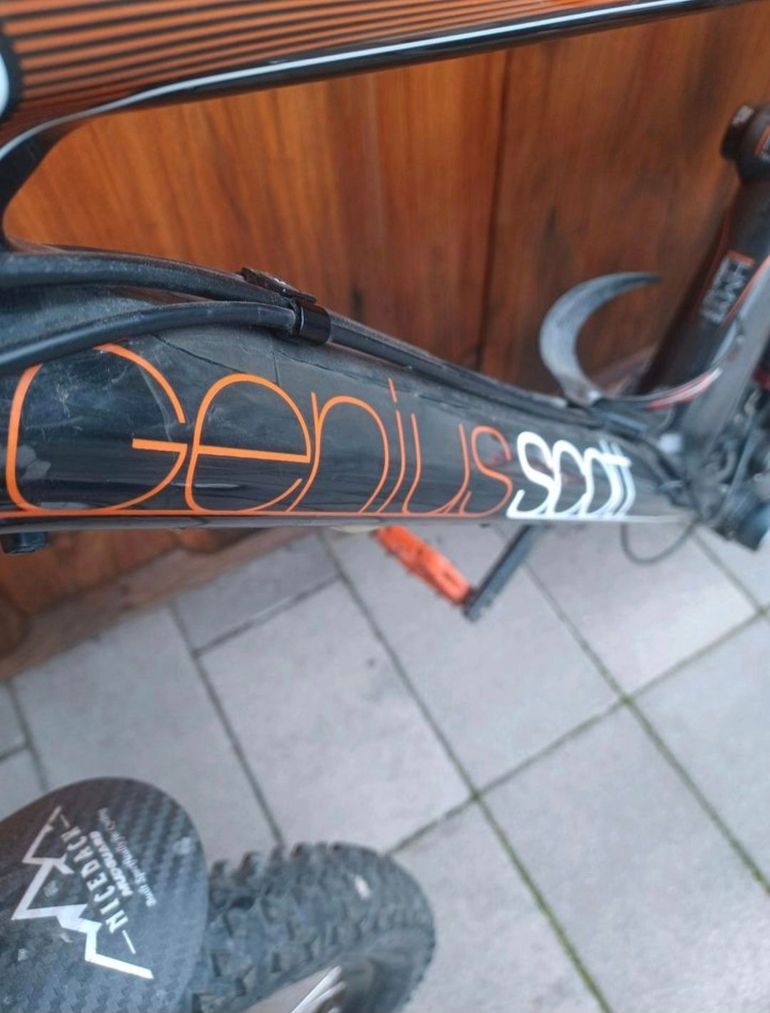 Scott Genius 10 2010 Mountainbike d'occasion — image 2 sur 20