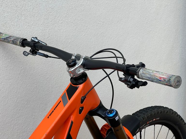 Używany Pivot FIREBIRD Pro XT/XTR - Air 2022 2022 Mountainbike — zdjęcie 9 z 10