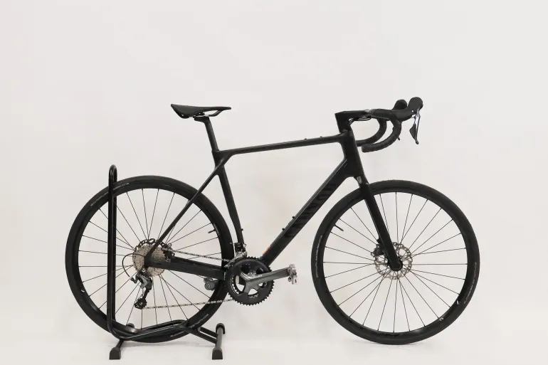 Used Canyon Endurace CF 6 2024 2024 Road & Gravel, Schwarz — image 1 of 5